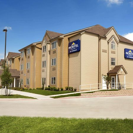 Microtel Inn & Suites Kenedy מראה חיצוני תמונה
