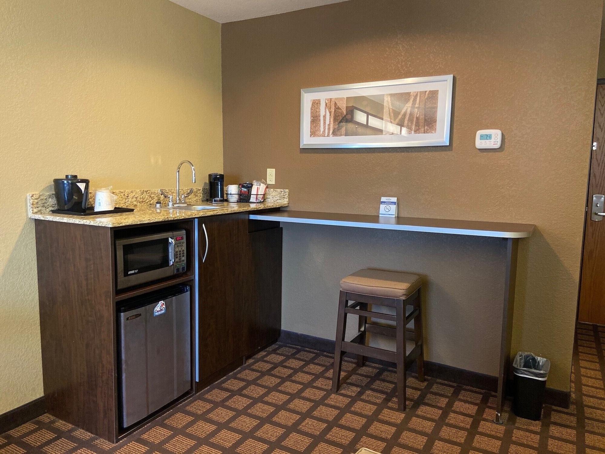 Microtel Inn & Suites Kenedy מראה חיצוני תמונה