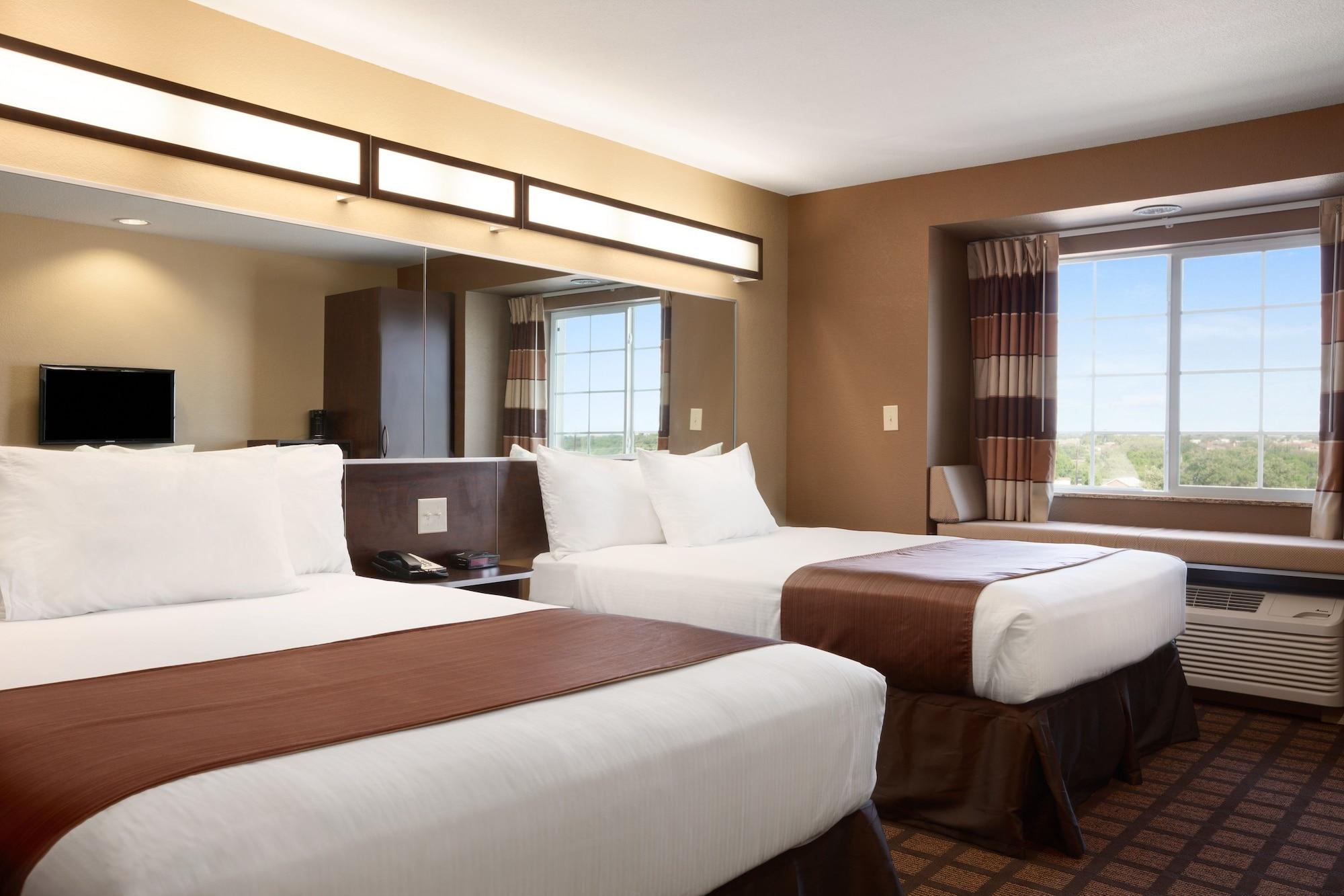 Microtel Inn & Suites Kenedy מראה חיצוני תמונה